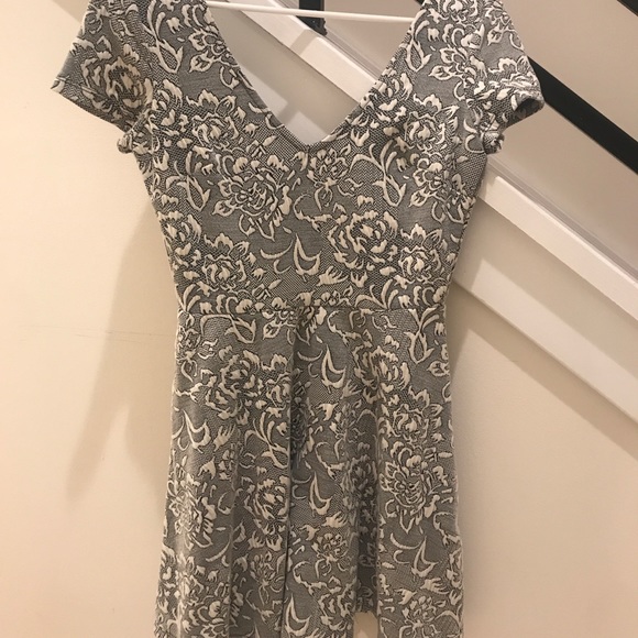 Forever 21 dress!! - Picture 3 of 5